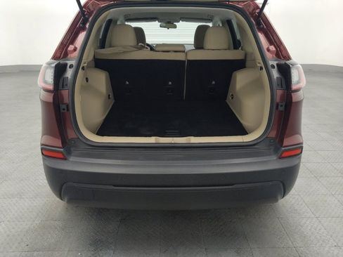 Used 2019 Jeep Cherokee Latitude w/ Popular Appearance Group image 29