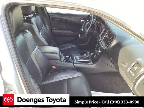 Used 2020 Dodge Charger SXT w/ Plus Group image 20