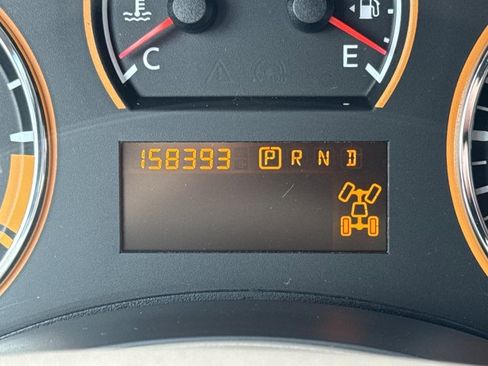 Used 2011 Nissan Armada Platinum w/ 2nd Row Captain Seat Pkg image 24