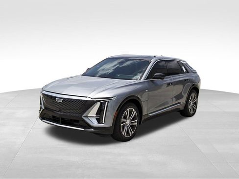 New 2026 Cadillac Lyriq Luxury AWD/4WD image 2