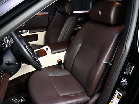 Used 2012 Rolls-Royce Ghost RWD image 58