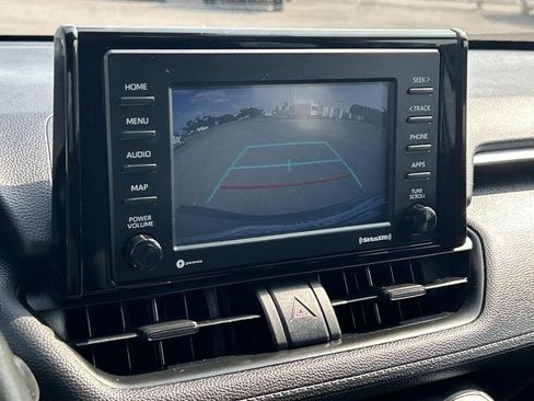 Used 2022 Toyota RAV4 XLE FWD image 25