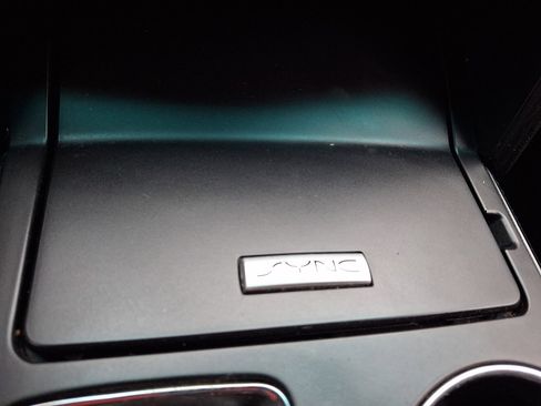 Used 2017 Ford Explorer XLT image 24