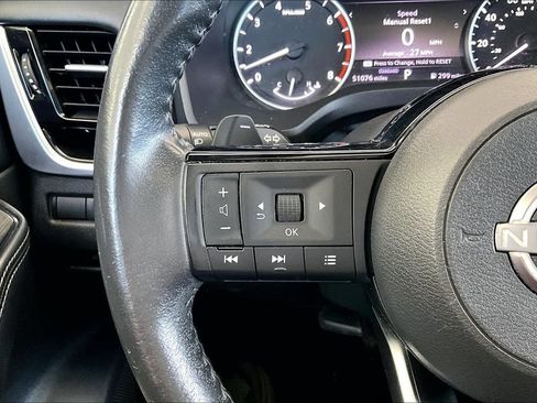 Used 2022 Nissan Rogue SL w/ SL Premium Package FWD image 11