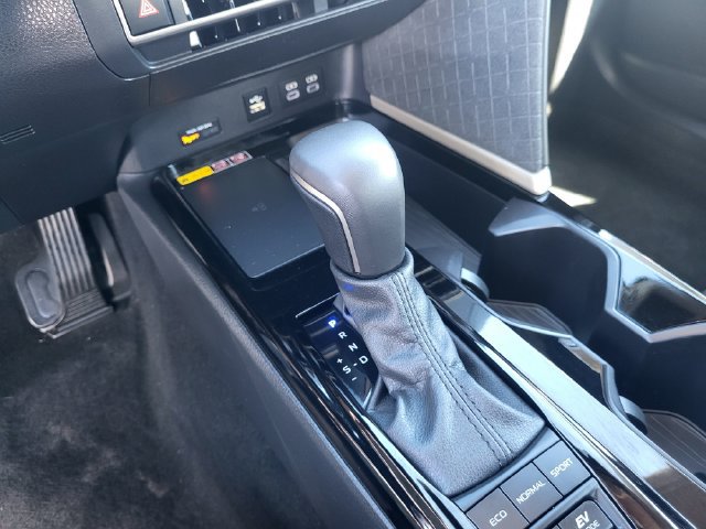 Used 2025 Toyota Camry XLE w/ Premium Package AWD/4WD image 19