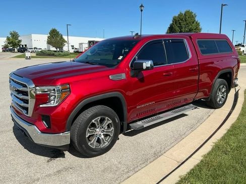 Used 2022 GMC Sierra 1500 SLE w/ Driver Alert Package II AWD/4WD image 3