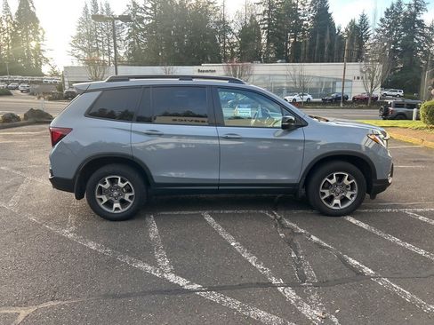 Used 2023 Honda Passport TrailSport image 3