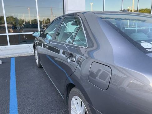 Used 2012 Toyota Camry XLE w/ Leather Pkg FWD image 11