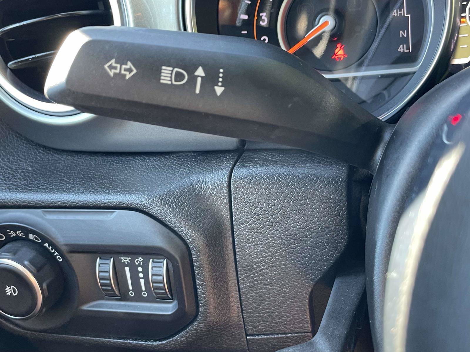 Used 2020 Jeep Wrangler Unlimited Sahara AWD/4WD image 25