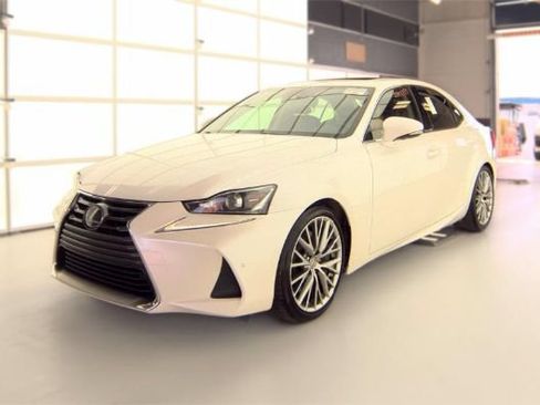 Used 2018 Lexus IS 300 AWD image 3