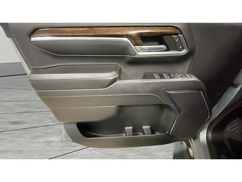 Used 2024 GMC Sierra 2500 SLE w/ SLE Convenience Package image 9