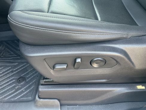 Used 2024 GMC Sierra 1500 SLT w/ SLT Premium Plus Package image 28