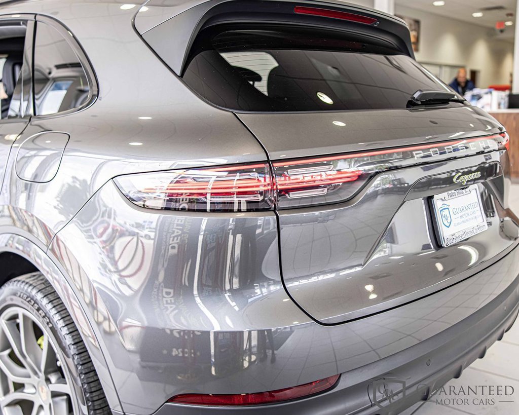 Used 2020 Porsche Cayenne E-Hybrid AWD/4WD image 16