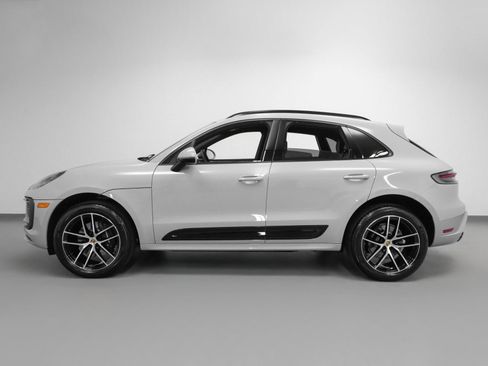 Used 2025 Porsche Macan image 2