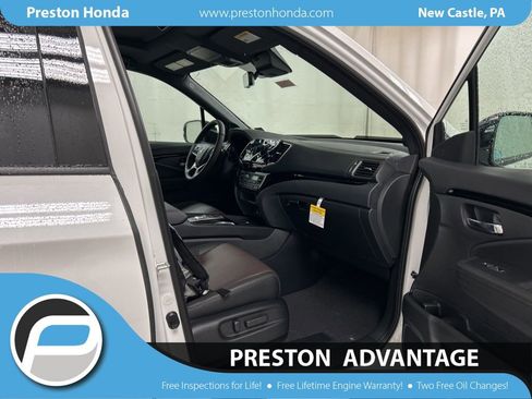 New 2026 Honda Ridgeline Black Edition image 8