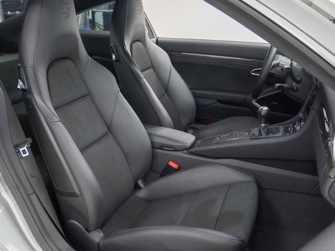 Certified 2018 Porsche 911 GT3 image 16