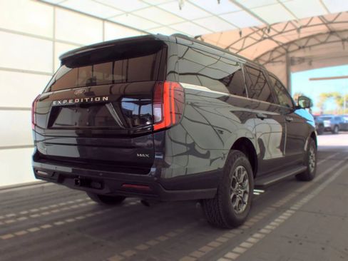 Used 2025 Ford Expedition Max Active RWD image 4
