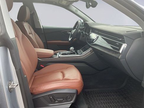 Used 2022 Audi Q8 Premium Plus w/ Premium Plus Package image 11