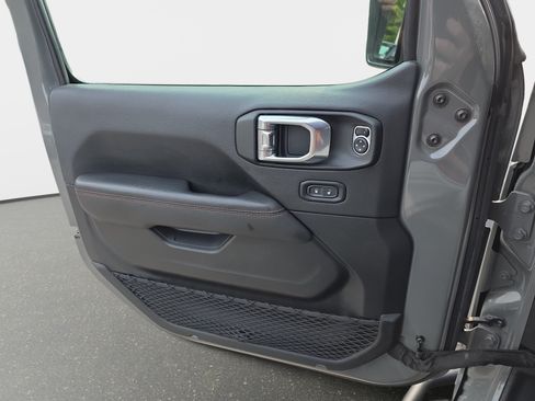 Used 2021 Jeep Gladiator Mojave AWD/4WD image 24