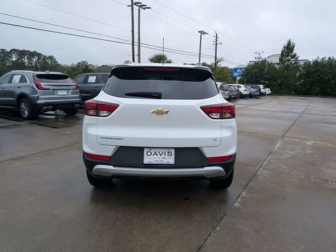 Used 2025 Chevrolet TrailBlazer LT FWD image 4