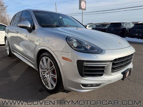 Used 2016 Porsche Cayenne GTS image 4