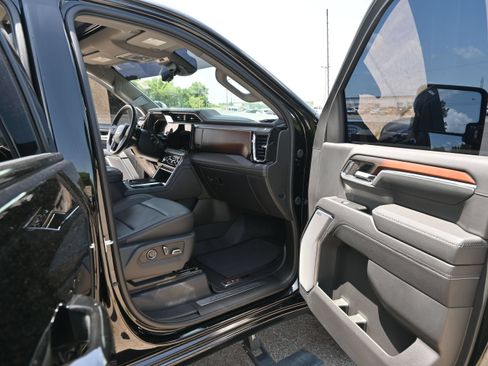 Used 2024 GMC Sierra 2500 Denali w/ Denali Reserve Package AWD/4WD image 37