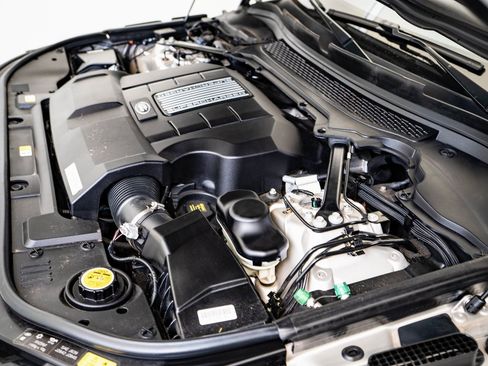 Used 2017 Land Rover Range Rover Supercharged image 39