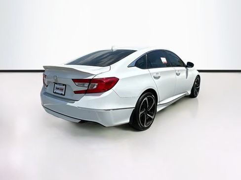 Used 2020 Honda Accord Touring image 11