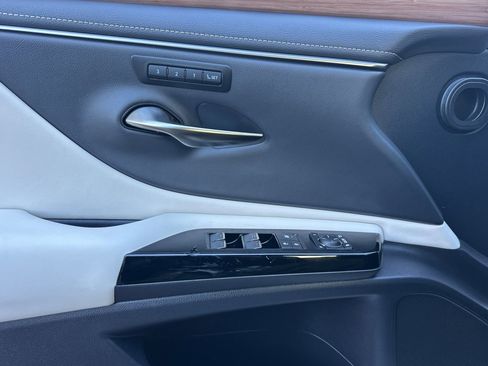 New 2025 Lexus ES 350 w/ Premium Package image 12