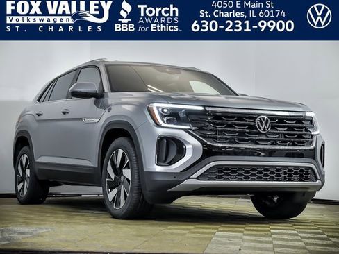 Certified 2025 Volkswagen Atlas Cross Sport SE image 1