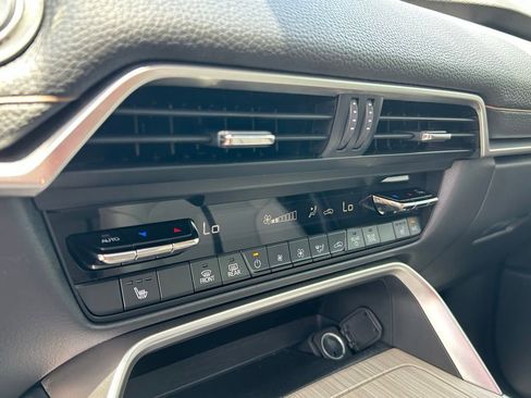 Used 2024 MAZDA CX-90 Plug-In Hybrid w/ Preferred AWD/4WD image 30