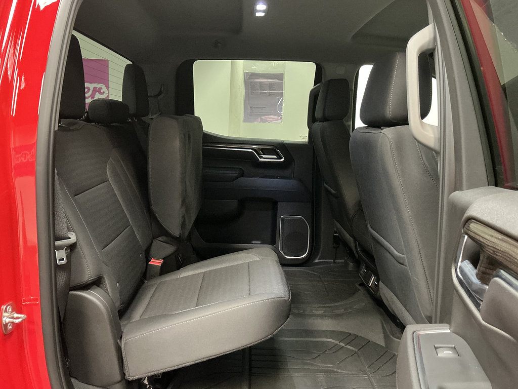 Used 2022 Chevrolet Silverado 1500 LT AWD/4WD image 31