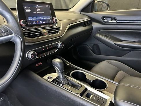 Used 2024 Nissan Altima 2.5 SV AWD/4WD image 30