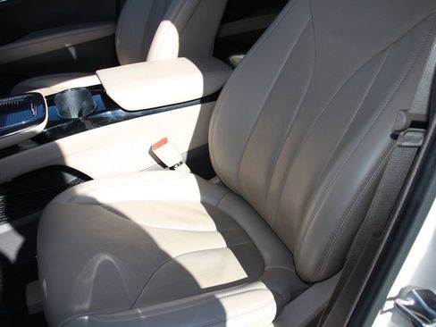 Certified 2022 Lincoln Nautilus Reserve w/ Equipment Group 201A image 18