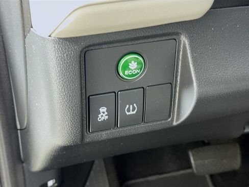 Used 2022 Honda HR-V LX image 11