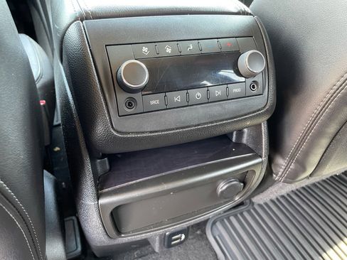 Used 2017 Buick Enclave Leather FWD image 18
