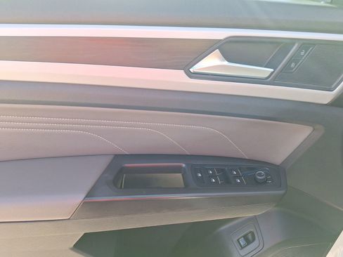 Used 2022 Volkswagen Atlas SE image 15