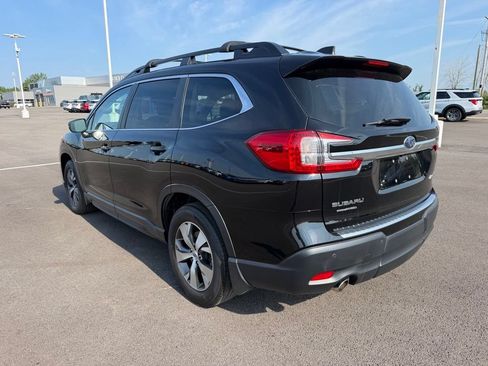 Used 2023 Subaru Ascent Premium w/ Convenience Package AWD/4WD image 7
