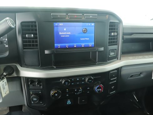 Used 2024 Ford F350 XLT w/ 360-Degree Camera Package image 17