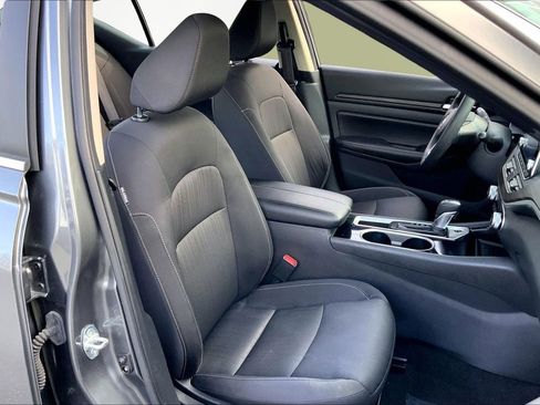 Used 2024 Nissan Altima 2.5 SV image 19