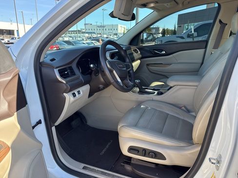 Used 2017 GMC Acadia Denali image 8