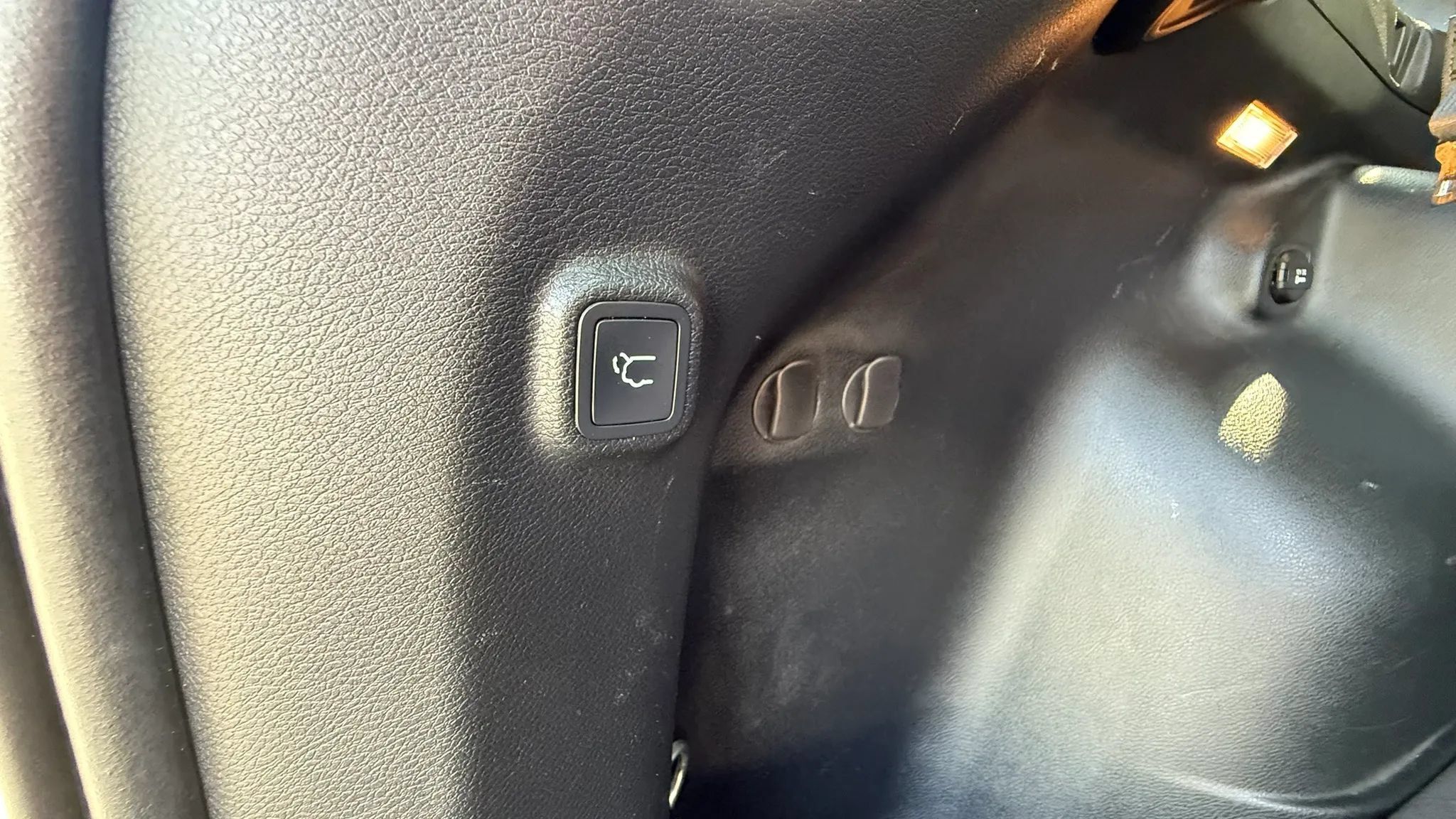 Used 2020 Jeep Cherokee Limited AWD/4WD image 33