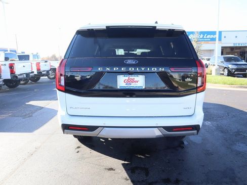 New 2025 Ford Expedition Max Platinum w/ Driver's Package image 24