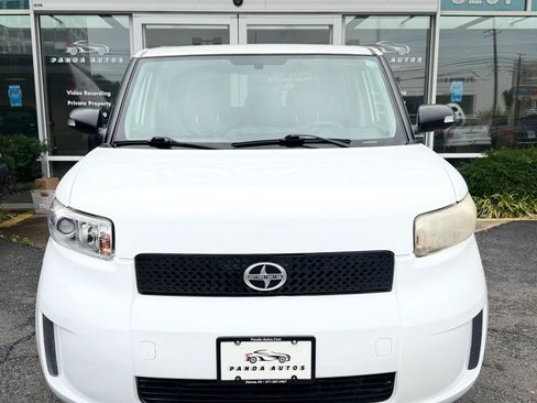 Used 2008 Scion xB FWD image 2