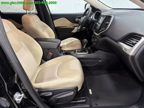 Used 2017 Jeep Cherokee Sport w/ Safety Group AWD/4WD image 25