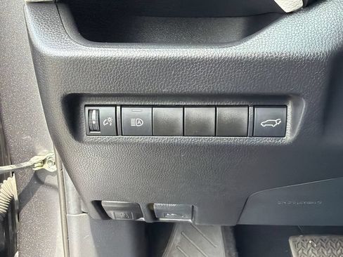 Used 2021 Toyota RAV4 XLE Premium AWD/4WD image 17
