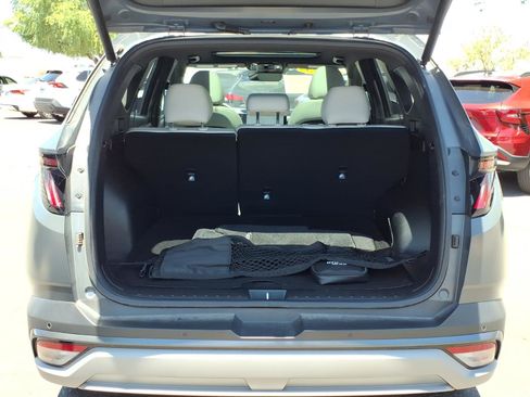 Used 2025 Hyundai Tucson Limited FWD image 10