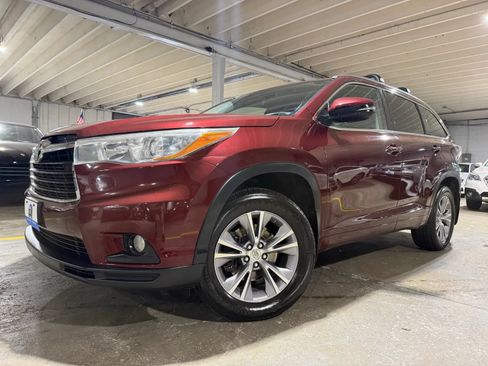 Used 2015 Toyota Highlander XLE AWD/4WD image 2