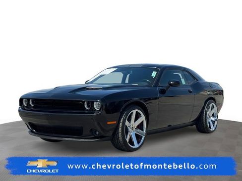 Used 2022 Dodge Challenger SXT w/ Blacktop Package RWD image 1