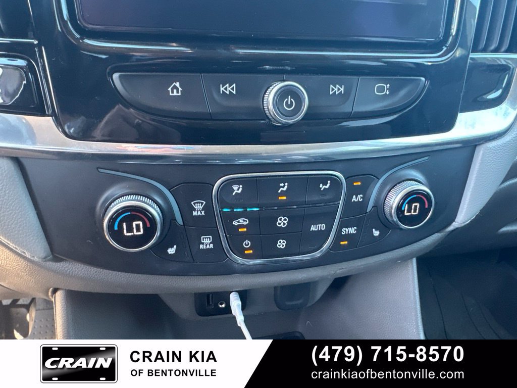Used 2020 Chevrolet Traverse LT FWD image 16